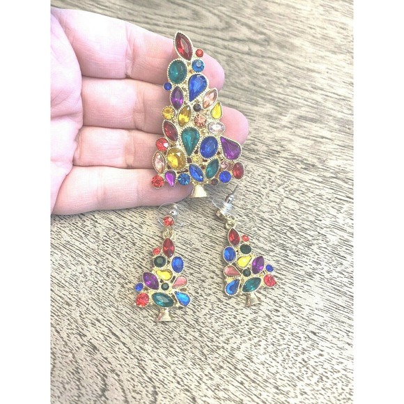 NEW Christmas Tree Brooch Pierced Earrings Set Holiday Festive Colorful Jewelry - Picture 6 of 6